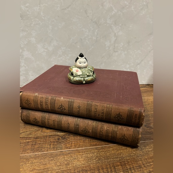 Vintage Japanese Seated Woman With Hand Fan Figurine - Picture 3 of 12